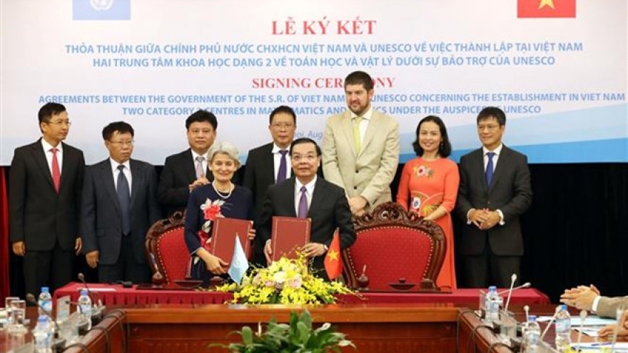 Vietnam, UNESCO jointly establish maths, physics centres