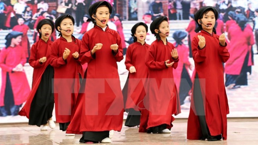 Students bring folk plays to campus life
