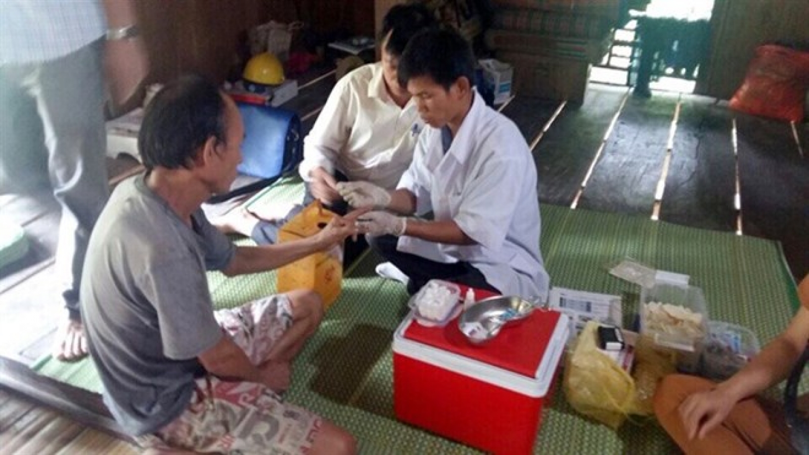 Vietnam begins testing HIV through saliva