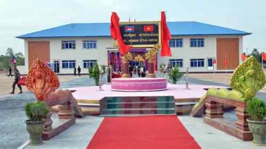 Vietnam-funded military school headquarters inaugurated in Cambodia