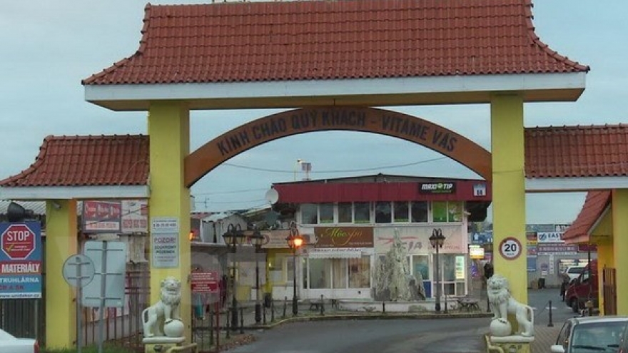 Vietnamese successfully integrate into Czech society
