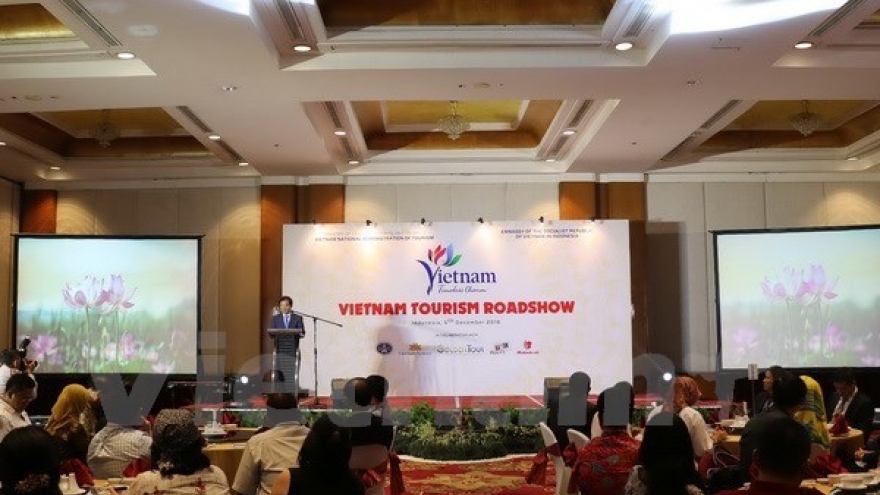 Road show promotes Vietnam’s tourism in Indonesia