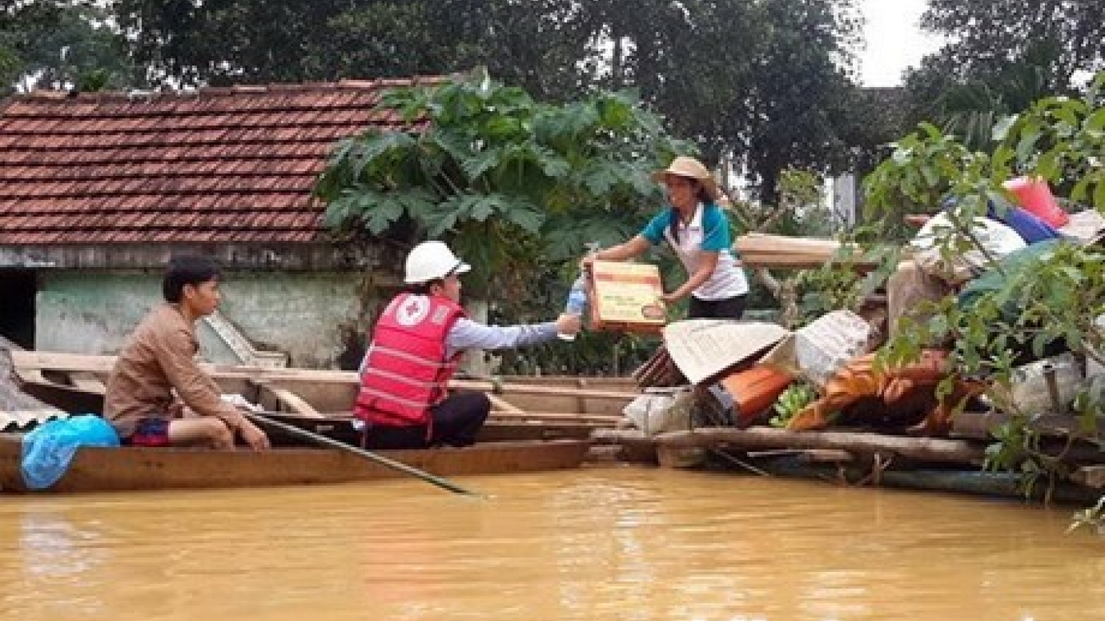 Central localities urged to proactively tackle natural disasters