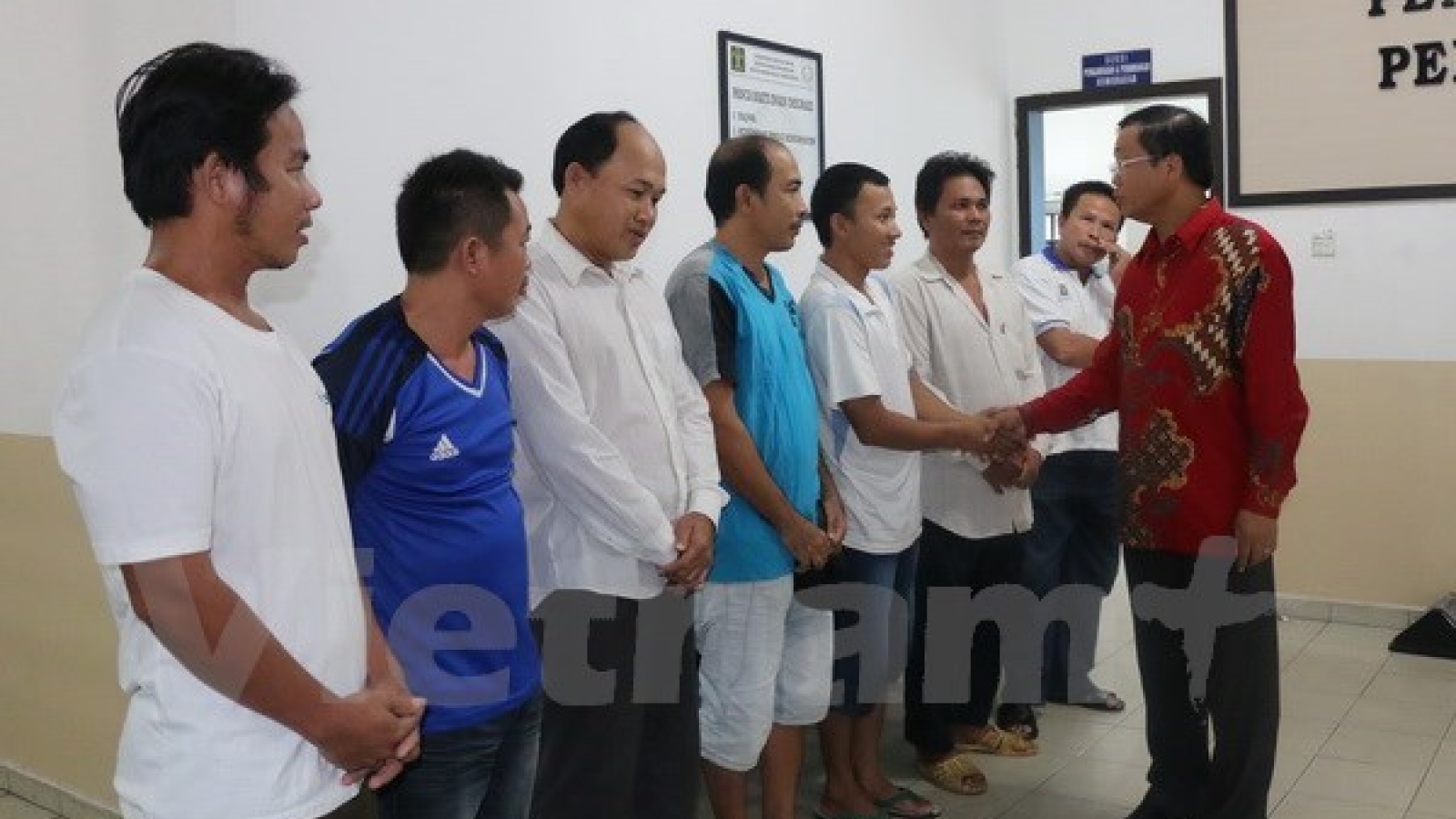 Ambassador: Synchronous measures needed to reduce illegal fishing