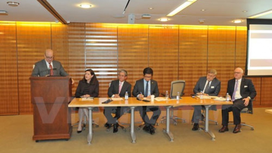 Vietnam promotes APEC Year 2017 in US