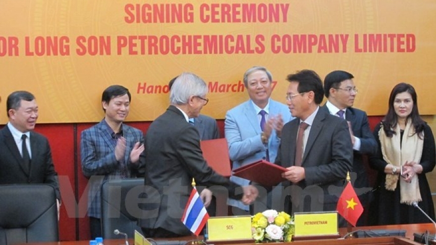Capital contracts signed for southern petrochemical complex