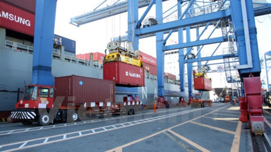 Port operator in HCM City eyes more cargo in 2016