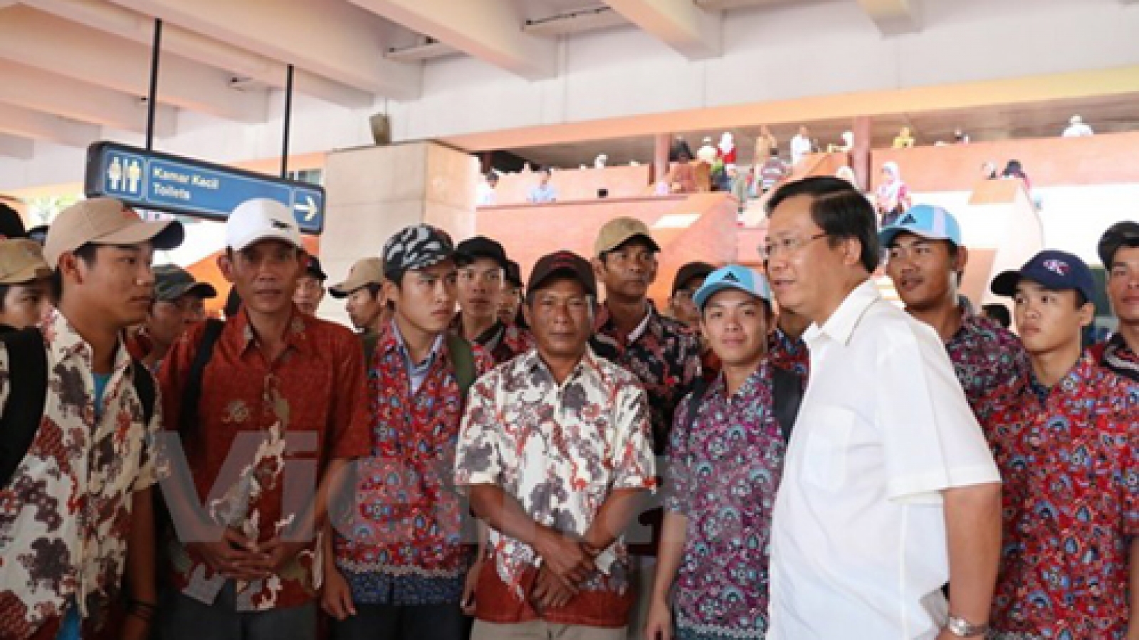 Indonesia returns 42 fishermen to Vietnam
