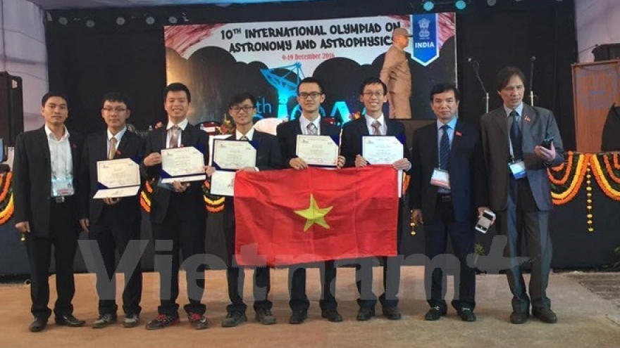 Vietnam bags one silver prize at Int’l Astronomy Olympiad