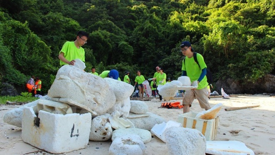 Green, charitable activities during Nha Trang Sea Festival