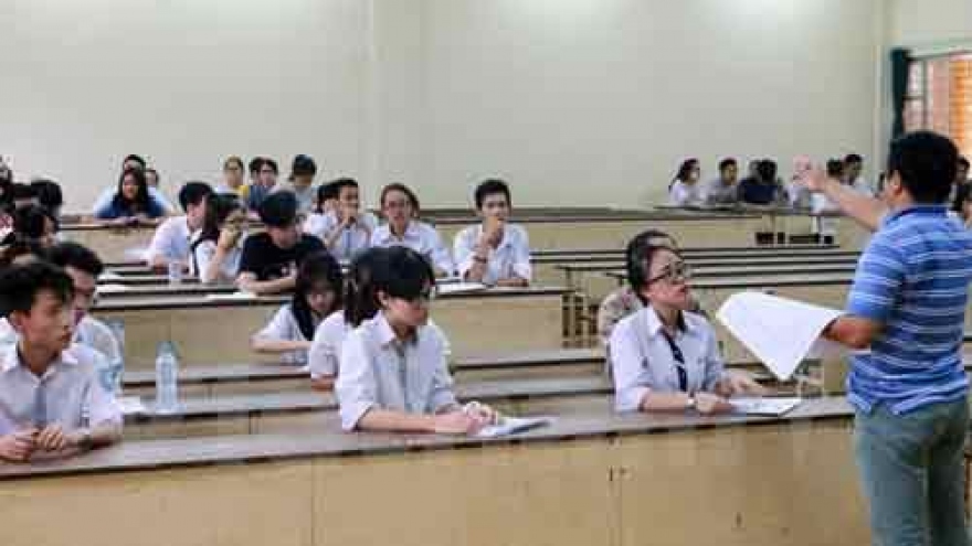 National high school exam concludes after four days