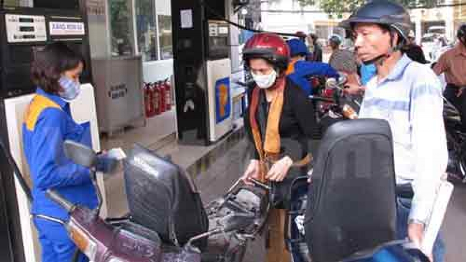 Petrol prices down VND200 per litre