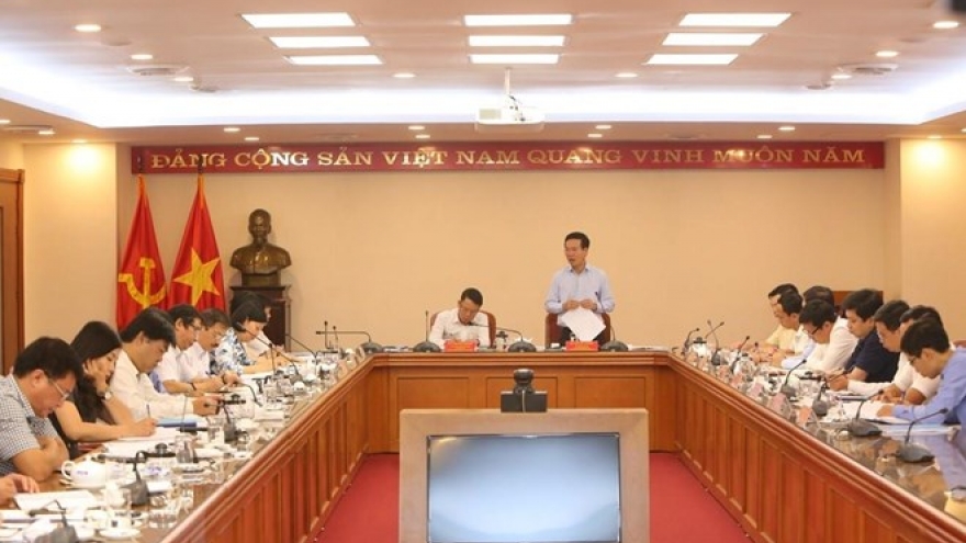 Press asked to fight corruption along with protecting Party’s ideology