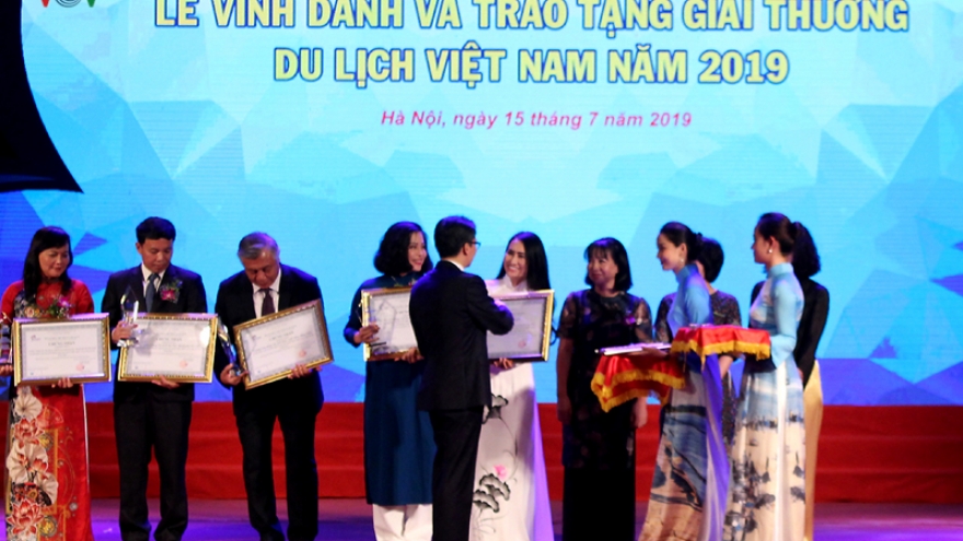 Top tourism firms honoured at Vietnam Tourism Awards 2019