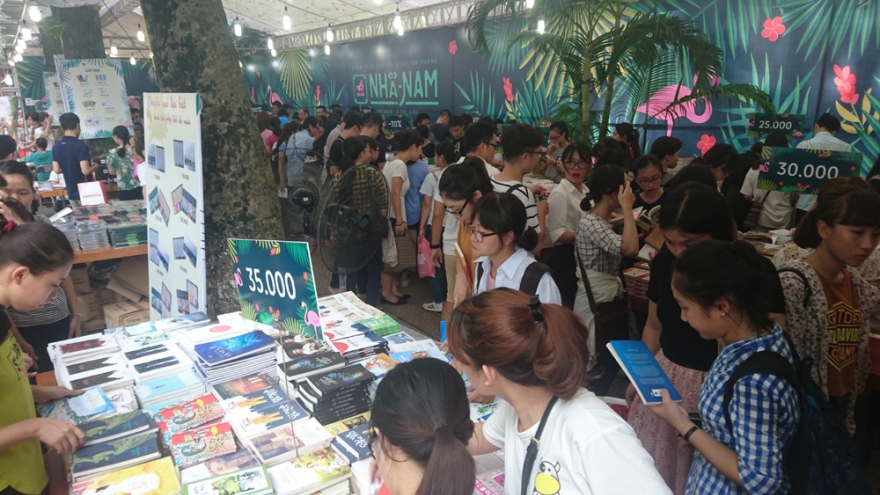 Autumn Book Fair 2016 opens in Hanoi