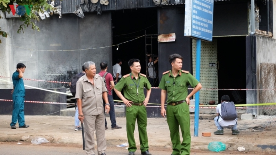 Police investigate scene of restaurant fire in Dong Nai