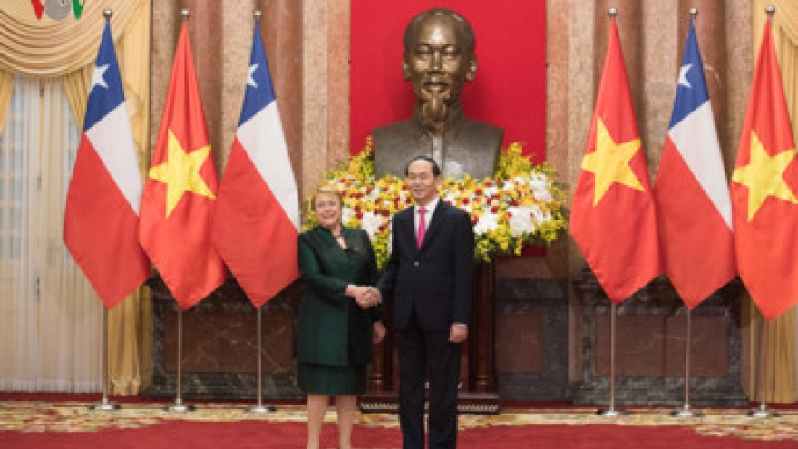 Welcoming ceremony for Chilean President in Hanoi