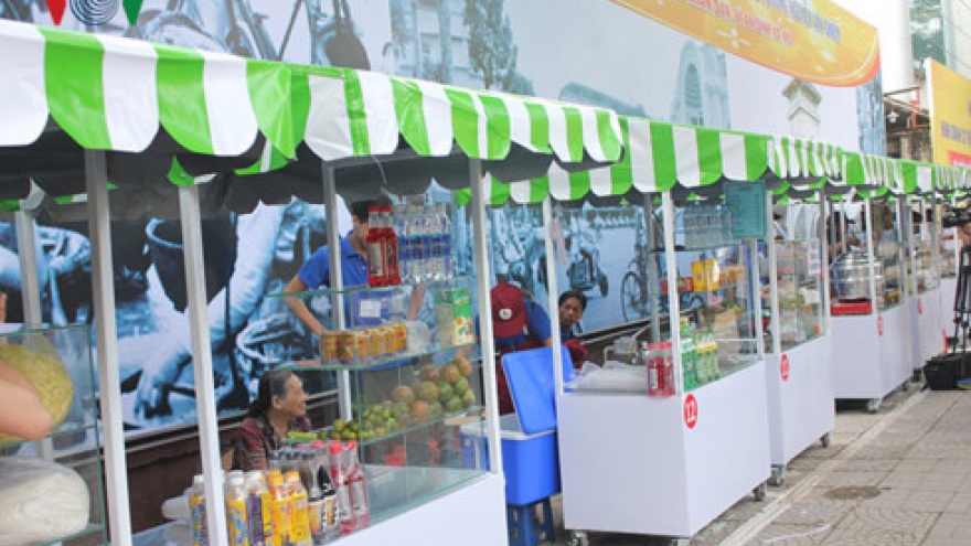 New street vendor market opens in HCM City District 1