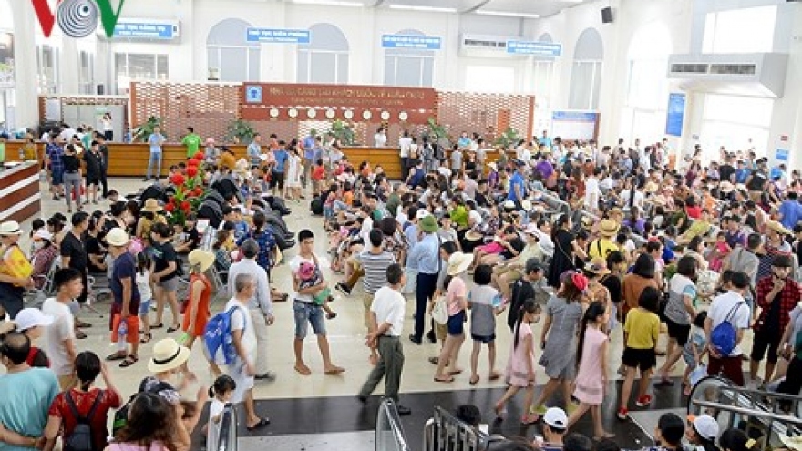 Ha Long hotels hike room rates sky-high 