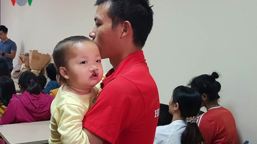 Korean doctors provide free surgeries to children with cleft palate in Vietnam