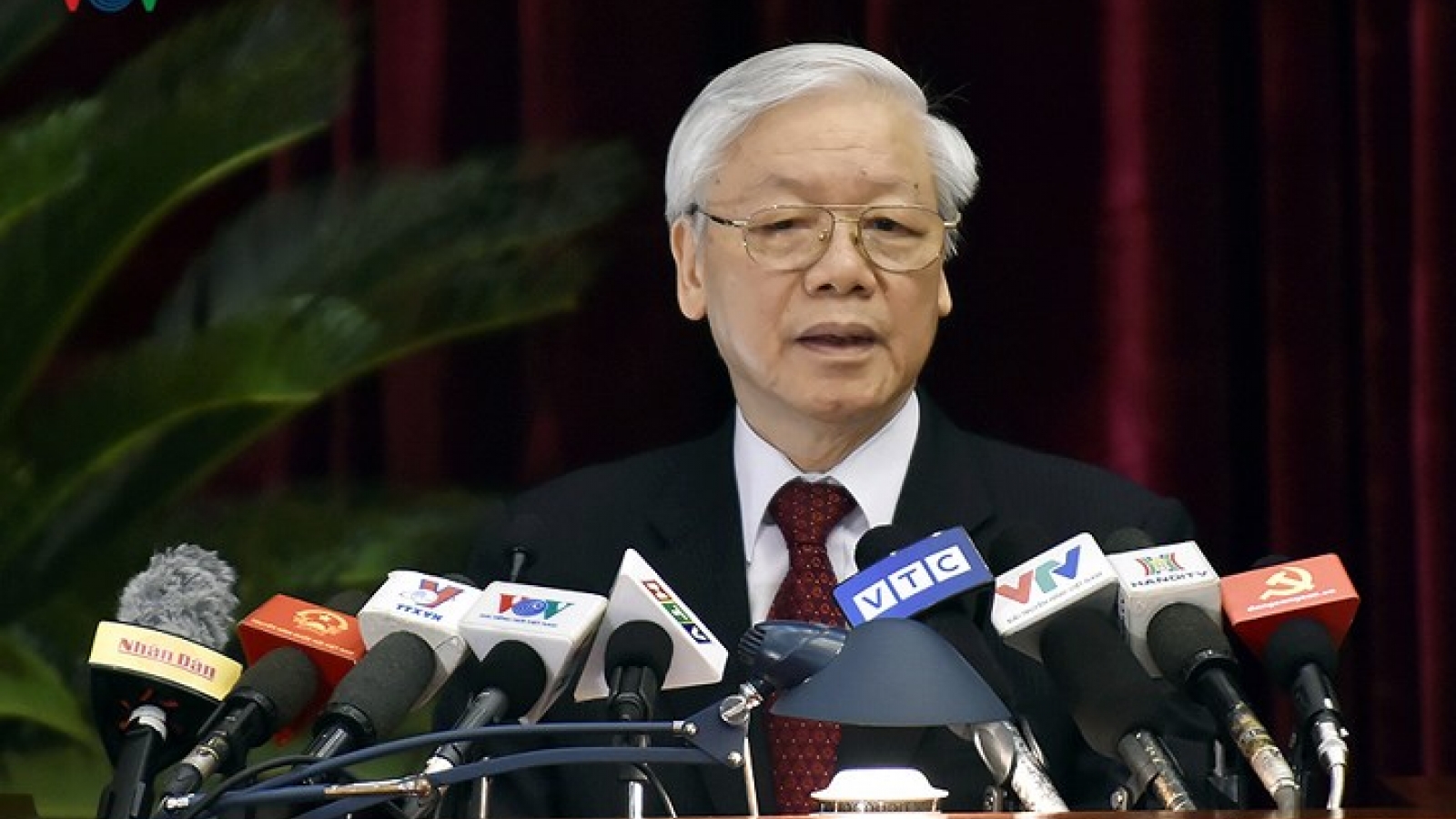 Overview of Party Central Committee opening 7th plenary session