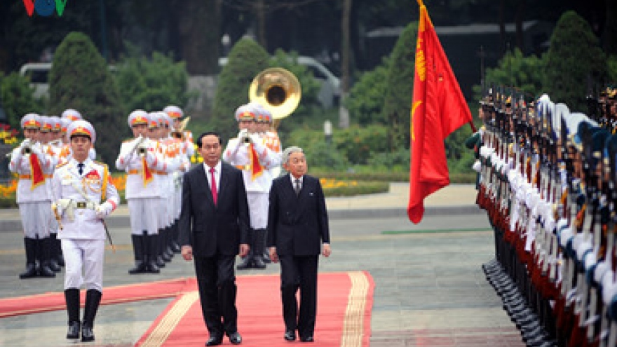Vietnam leader welcomes Japan's emperor as ties blossom