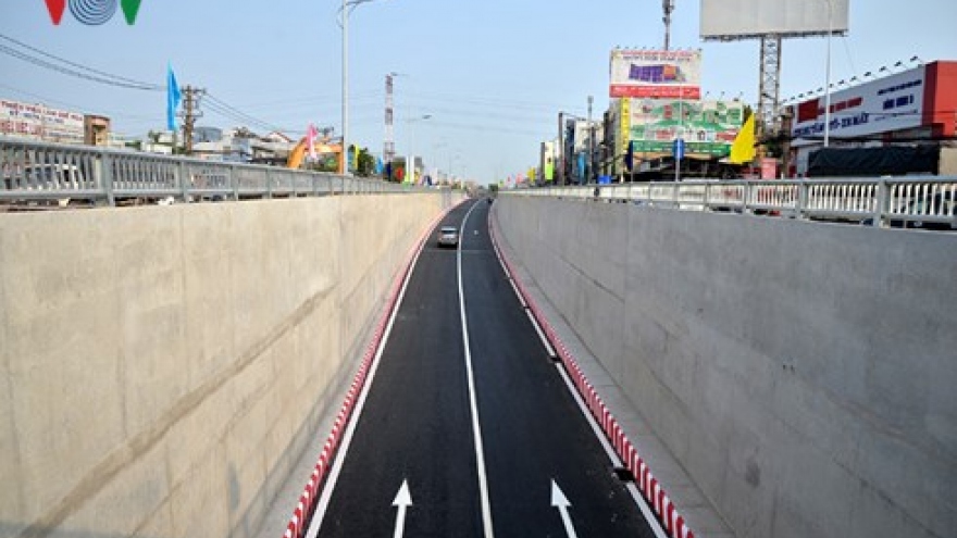 An Suong Tunnel in HCM City opens to traffic