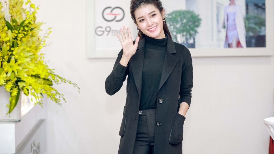 Ngoc Han, Huyen My shine in Hanoi event