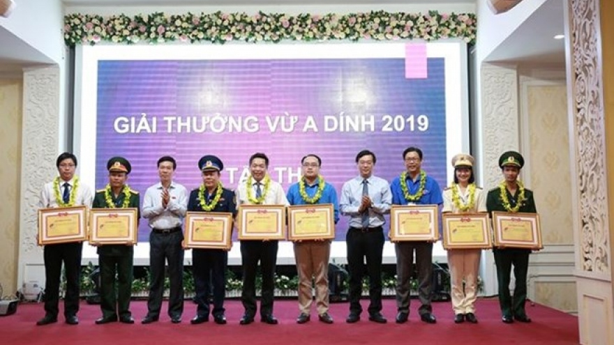 Ceremony marks 10 years of Vu A Dinh Award