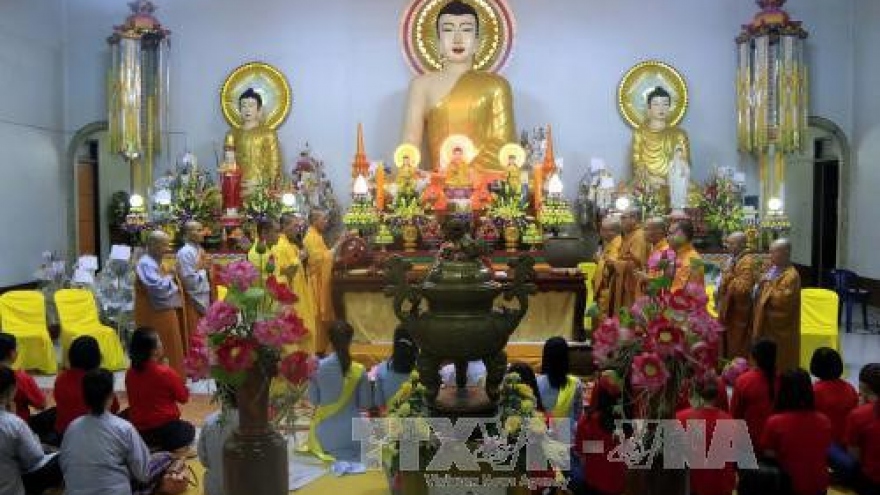 Vietnamese expatriates in Laos observe Vu Lan festival