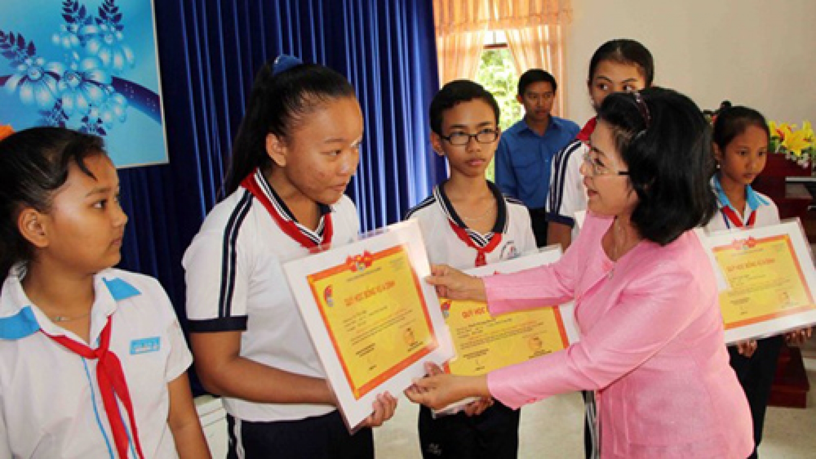Scholarship fund supports disadvantaged students