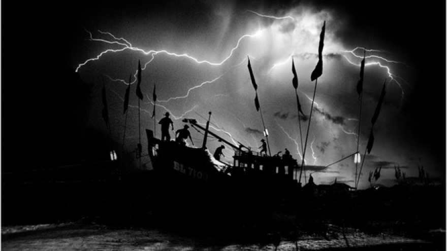 Vietnamese photographers win two gold medals at world contest