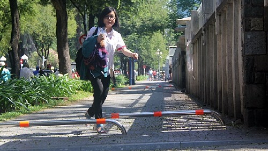 Ho Chi Minh City considers encouraging residents to walk to work