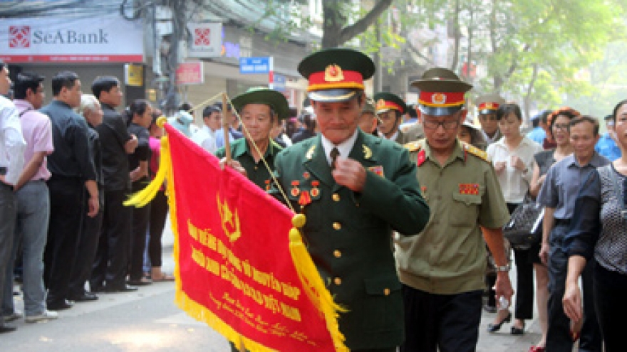Thousand hearts mourning for Legendary General