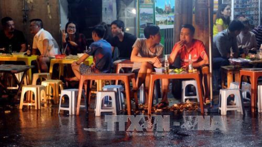 Consumption of alcoholic drinks balloons in Vietnam
