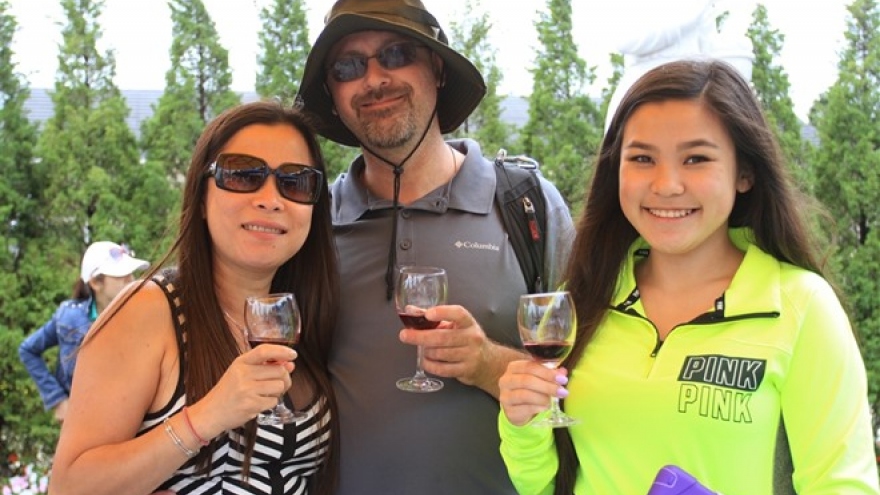 Ba Na Hills Wine Festival gives delight to tourists