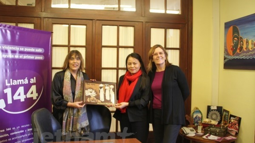 Vietnam Women’s Union delegation active in Argentina