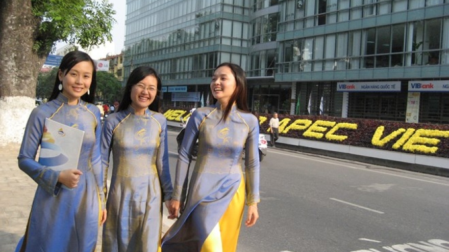 
        Vietnamese women promote traditions
                              