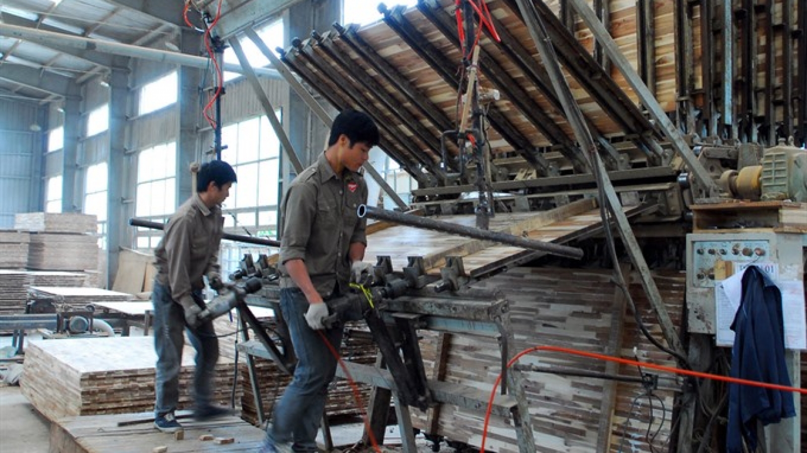 Wood exports inch up, but prospects cloudy