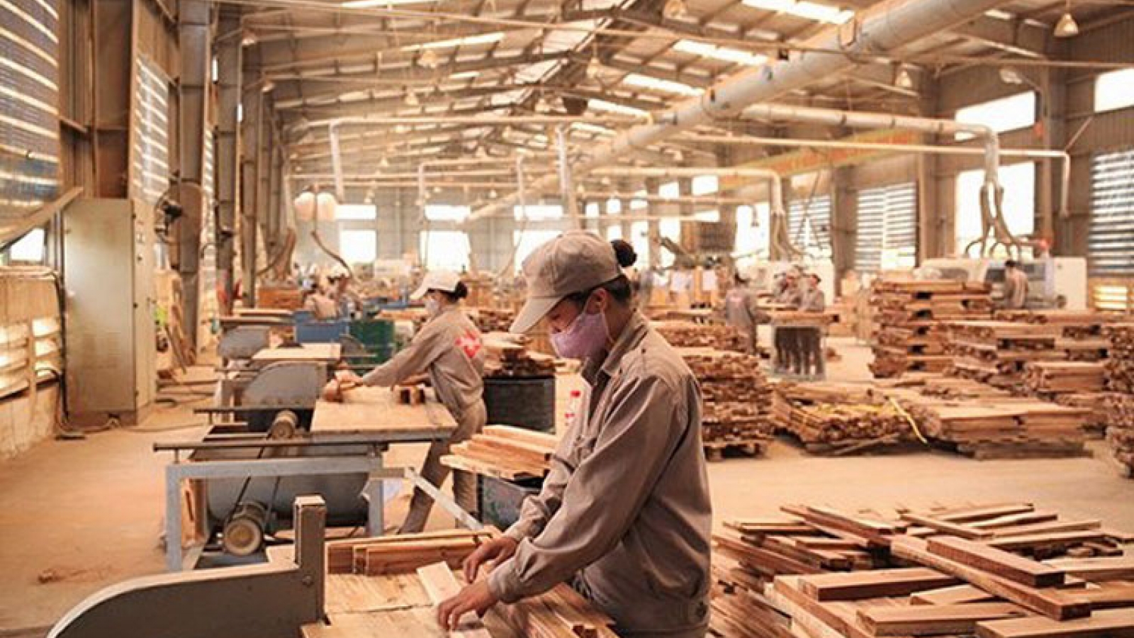 Changes in target markets worry wooden furniture exporters
