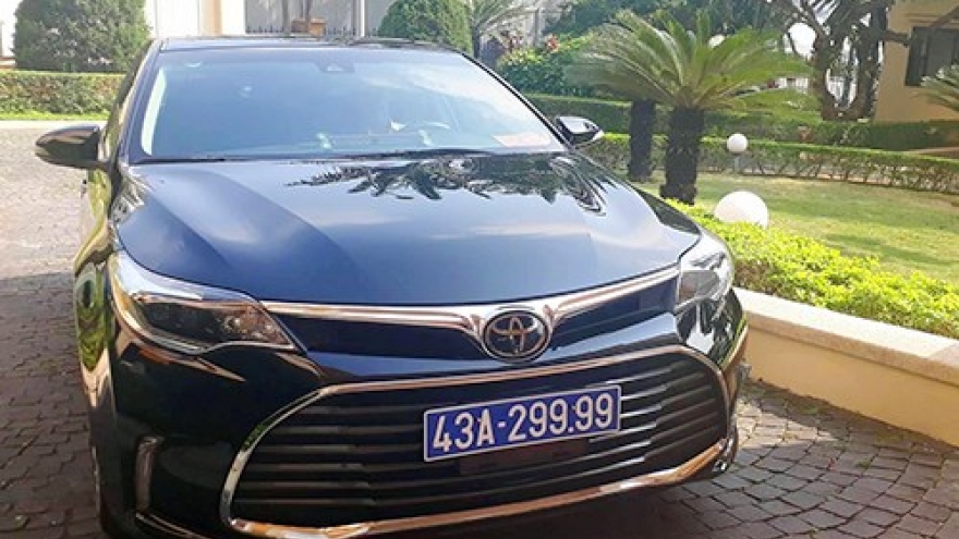 Da Nang returns luxury gift car