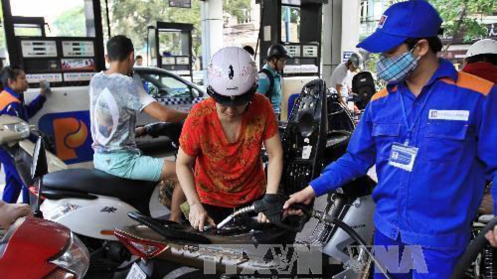 Petrol price up over VND900 per litre