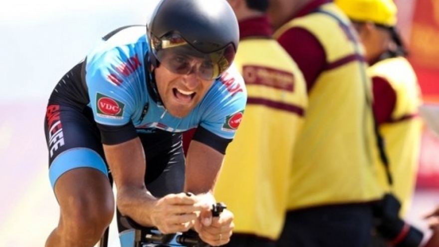 Cyclist Desriac seizes yellow jersey