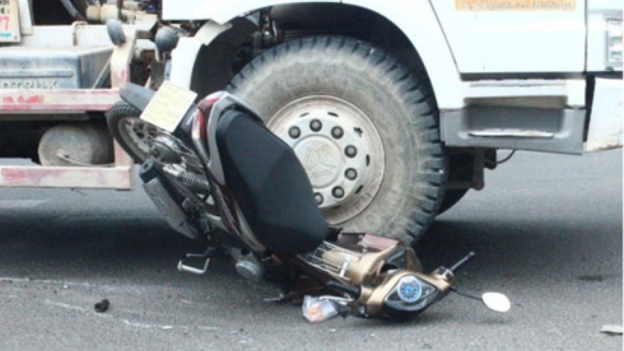 1 dead, 1 injured after motorbike crash in southern Vietnam