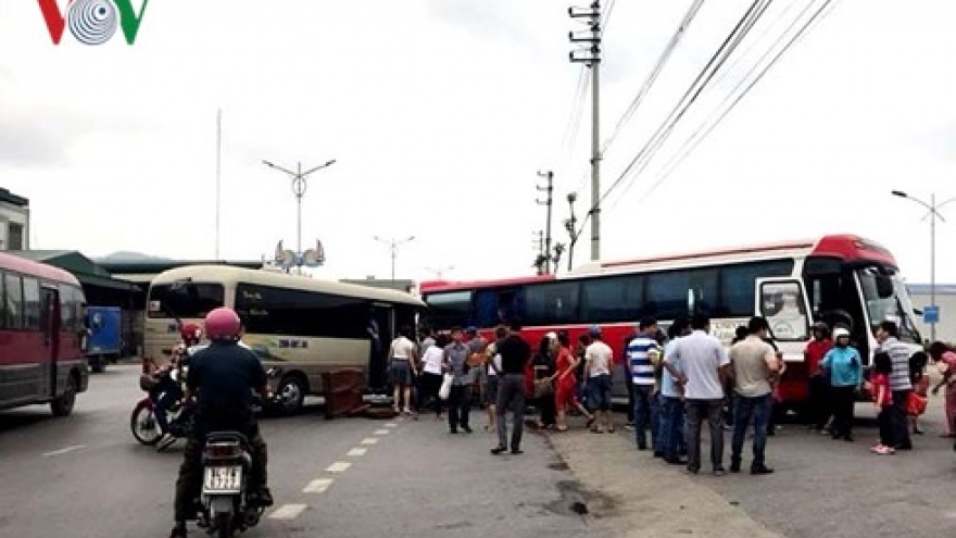14 injured as two buses collide in Quang Ninh