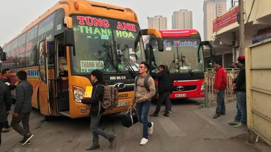 Hanoi to switch major bus stations into car parks by 2020