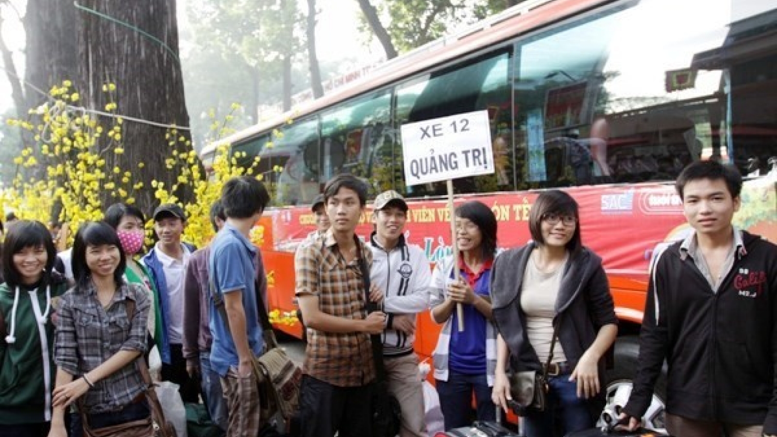 Dong Nai: 500 free tickets to send poor migrant workers home for Tet