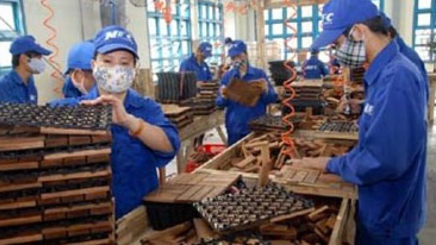 Timber exports likely to grow 10 %