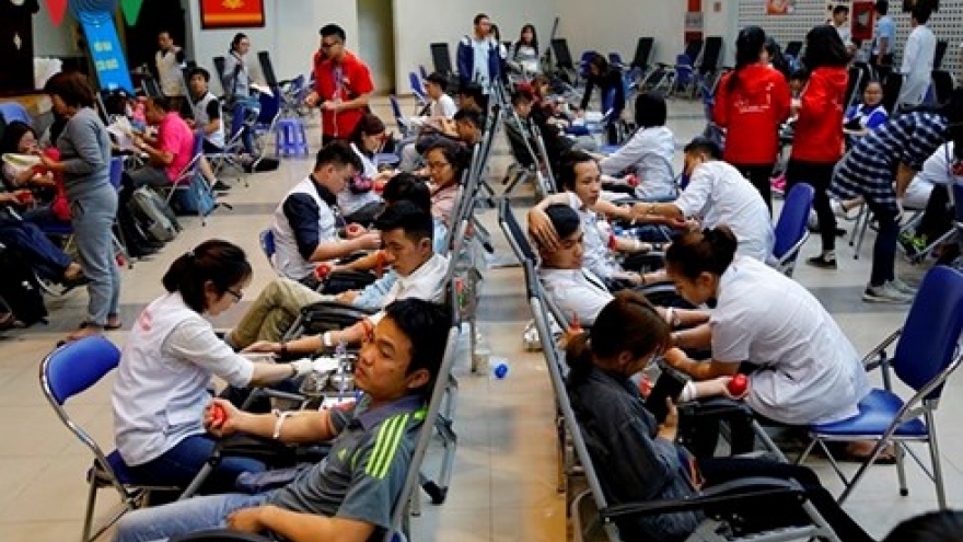 Nearly 1,000 units of blood given on first day of Red Spring Festival