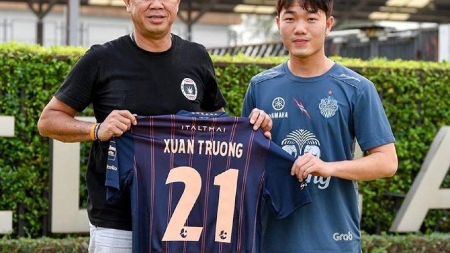 Midfielder Luong Xuan Truong signs for Buriram United